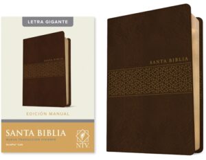 Santa Biblia Ntv, Edici?n Manual, Letra Gigante (Sentipiel, Caf?, Letra Roja)